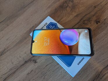 матовое стекло: Samsung Galaxy A32, Б/у, 128 ГБ, цвет - Голубой, 2 SIM