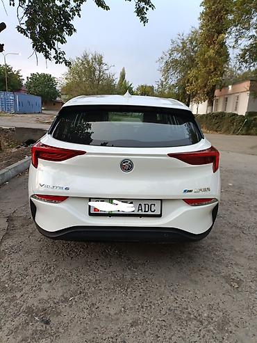 Buick: Buick : 2023 г., Электромобиль, Хэтчбэк — 3