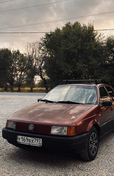 набор ключей чемодан: Volkswagen Passat: 1992 г., 1.8 л, Механика, Газ, Седан