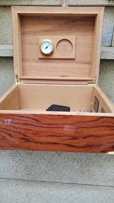 xarı bülbül: Siqar humidoru – dekorativ qapaqlı taxta qutu - Material: daxili — 6