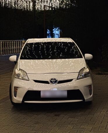 машина сапок: Toyota Prius: 2013 г., 1.8 л, Вариатор, Гибрид, Хэтчбэк