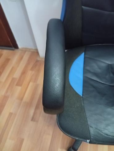 komputer kreslosu: İşlənmiş, Təkərli, Qolları tənzimlənmir, Süni dəri — 8