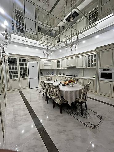 Продажа коттеджей и домов: Продаю дом в самом престижном районе: 📍Киргизия 1 напротив — 17