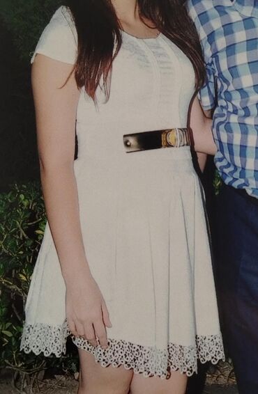 Ziyafət donları: Donlar 1-2defe geyinilmeyib Bir necesin goturene munasib qiymete 10 — 9