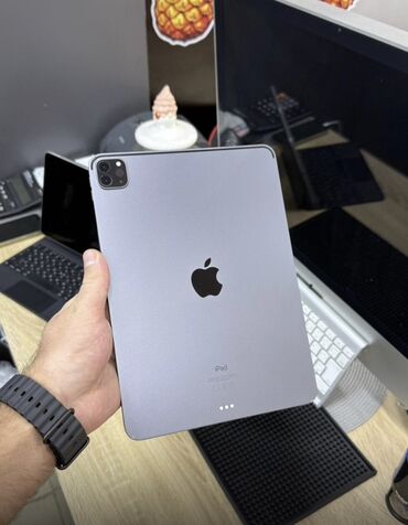 klaviatura qiymeti: İşlənmiş Apple iPad Pro 11 (2020), 11", 128 GB, Ünvandan götürmə