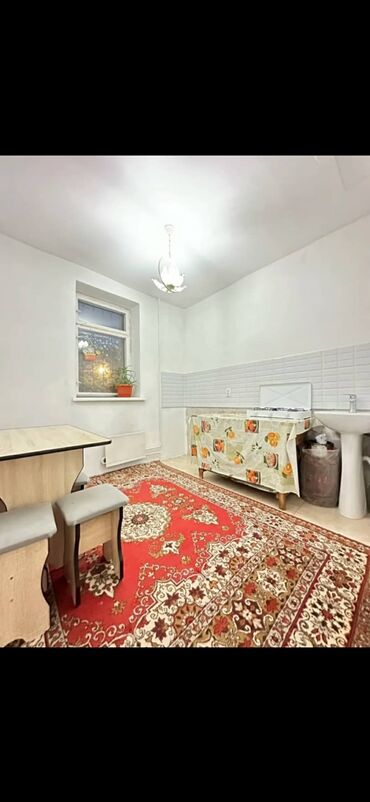 каражыгач дом: 68 кв. м, 4 бөлмө, Унаа токтотуучу жай, Сарай, Забор, тосулган