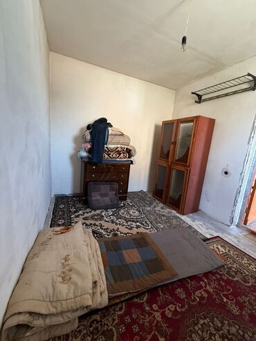 дом в центре бишкек: 25 кв. м, 2 бөлмө, Брондолгон эшиктер, Забор, тосулган
