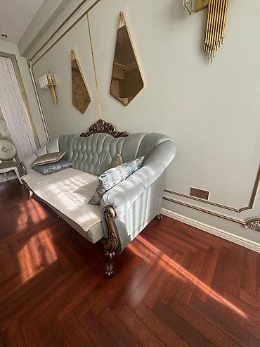 Divanlar: Klassik üslubda 3 nəfərlik salon divanı - Rəng: açıq boz/boz-yaşıl — 2