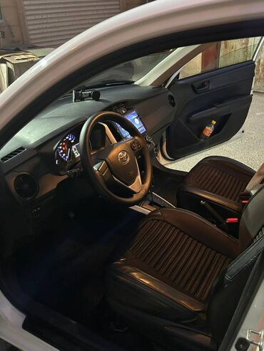 Toyota: Toyota Corolla: 1.5 l | 2015 il — 13