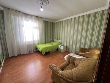 Həyət evləri və villaların satışı: Bakıxanov qəs. 4 otaqlı, 200 kv. m, Orta təmir — 8