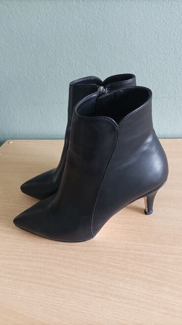 Ankle boots: Ankle boots, 39