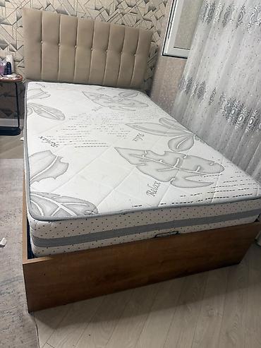 Yataq. Satılır 300 azn. Bazalıdır+ matras verilir. Yeni kimidir. 120*2