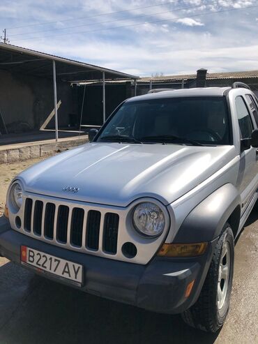 Jeep: Jeep Liberty: 2006 г., 2.4 л, Механика, Бензин, Внедорожник