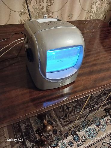 Televizorlar: Əla işlək vəziyyətdədir heç bir problemi yoxdur 12 Voltla adapter ilə — 9