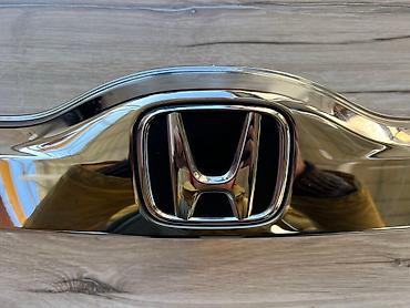g comp: Накладка крышки багажника Honda, 2019 г., Б/у, Оригинал — 5