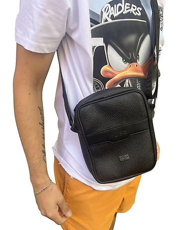 Torbe: Muška torbica za preko ramena/struka (crossbody/waist bag)
3300
Din — 18