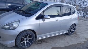 Унаа сатуу: Honda Fit: 2002 г., 1.3 л, Вариатор, Бензин, Хетчбек