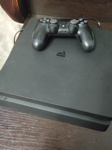 playstation 4 бишкек купить: Продается PS4 1 террабайт. Установлены 10 игр. Fifa GTA 5 Tekken