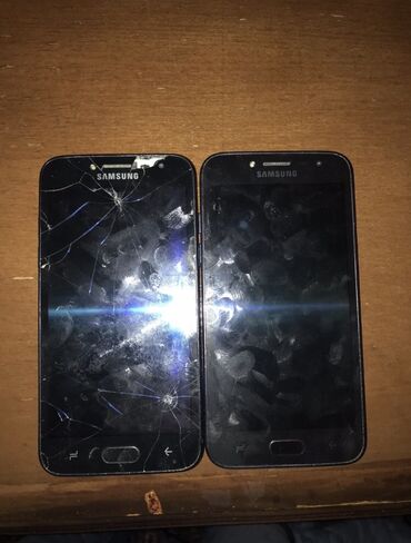 knopkalı telefonlar: Samsung j2, samsung j250f, j250, ikiside isleyir batareykalari eladi