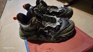 обувь рабочий: Продаю детские утеплённые ботинки 35 размера, в хорошем состоянии