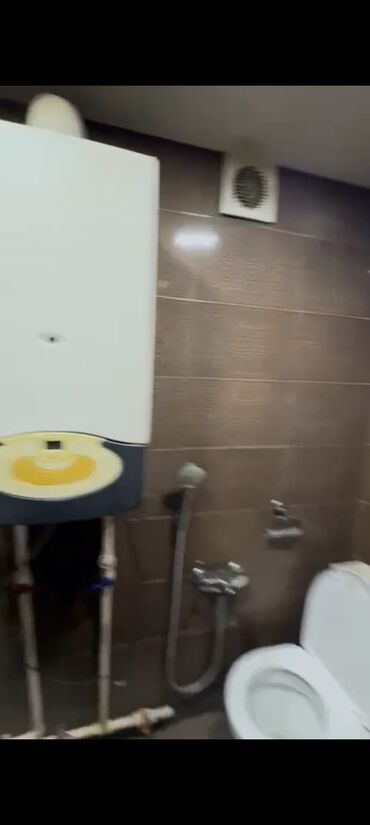 Həyət evləri və villaların satışı: Bakıxanov qəs. 2 otaqlı, 80 kv. m, Orta təmir — 10