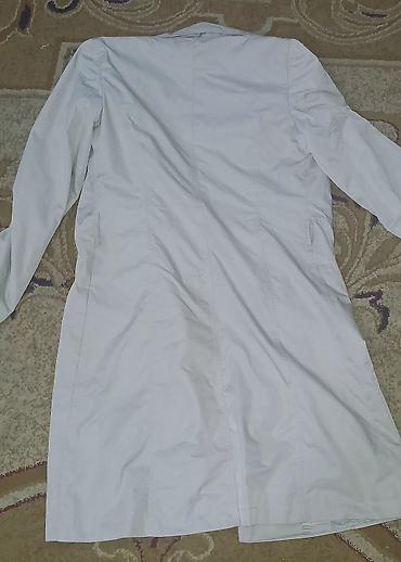 drap palto modelleri: Açıq boz rəngdə qadın palto/plaş - Stil: Klassik, beldən yüngül — 3