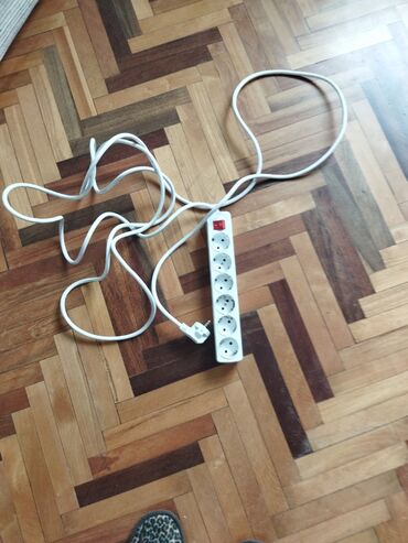 Darvazalar və aksesuarlar: 6 çıxışlı elektrik uzatma kabeli - Tip: Ştepselli uzatma (Avropa