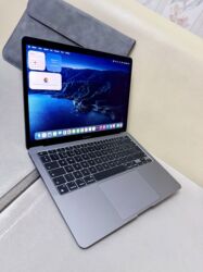 Apple MacBook: İdeal vəzziyət. Az işlənib. Russiyadan 60.000 Rubla alınıb. Üstündə — 5