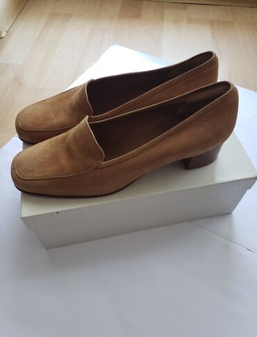 Loafers: Loafers, 40