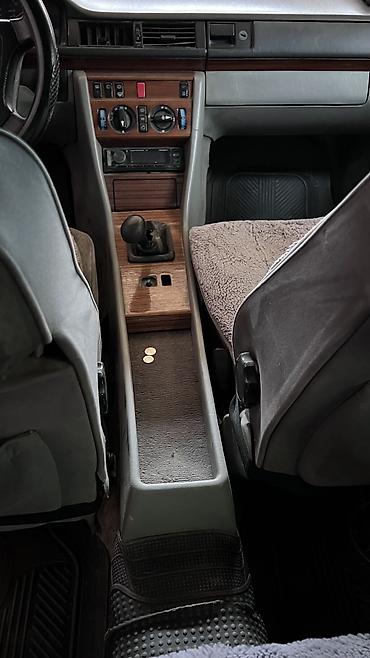 мото мапеь: Mercedes-Benz 220: 1993 г., 2.2 л, Механика, Бензин, Универсал — 7