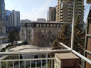 Mənzillər: Salam, Mənzil yeni təmir edilib və 2 ay yaşanılıb. Mənzildə yaşamaq — 7