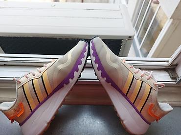 model a2190: Adidas patike – model sa izraženim trail/urban dizajnom Lepo očuvane - — 2