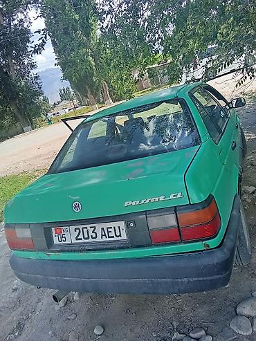 Унаа сатуу: Volkswagen Passat: 1990 г., Кол менен иштөөчү, Бензин — 4