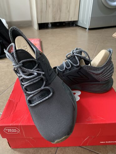 Кроссовки и спортивная обувь: New balance fresh foam 
Оригинал из сша 42 размер (широкая)