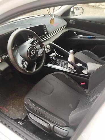 elantra bobin: Hyundai Elantra sedan - Korpus: ağ rəng, aqressiv xətli dizayn, arxa — 2