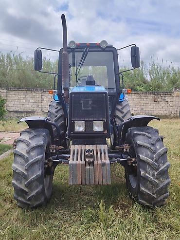 80 traktor: Belarus 1221.2 traktor - Güc sinfi: 120 a.g. (təxmini model — 1