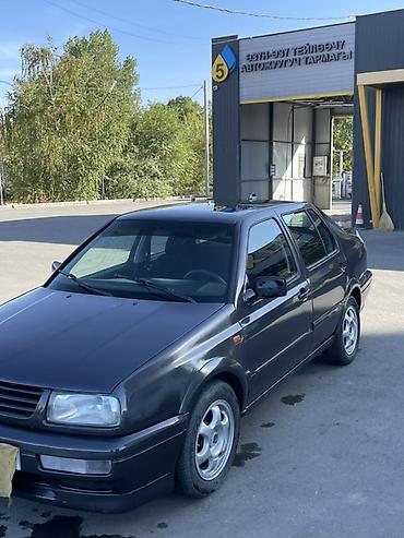 Volkswagen: Volkswagen Vento: 1992 г., 1.8 л, Механика, Бензин, Седан — 3