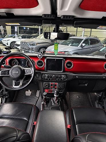 вениа: Jeep Wrangler: 2018 г., 2 л, Автомат, Бензин, Внедорожник — 8
