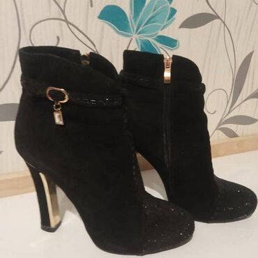 Botinka və botilyonlar: Обувь высшего качества размеры 37-38.Есть и новые и б/у из Италии и -da lalafo.az — 1 Botinka və botilyonlar: Обувь высшего качества размеры 37-38.Есть и новые и б/у из Италии и — 1