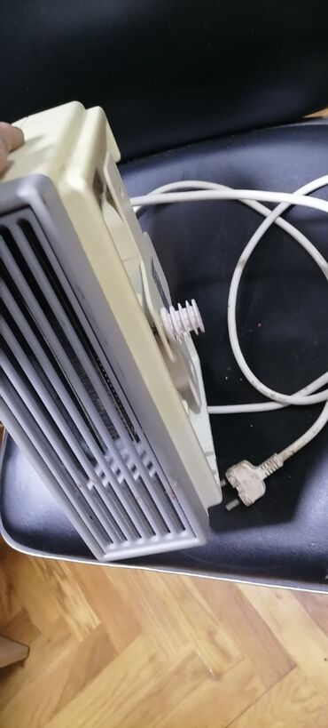 Kaloriferi: Grejalica AKO 2000w duvaljka. Ispravna
Mirjevo na lalafo.rs — 9 Kaloriferi: Grejalica AKO 2000w duvaljka. Ispravna
Mirjevo — 9