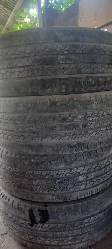 шины 17 размера: Комплект шин 265/65R17, предназначенных для использования на различных