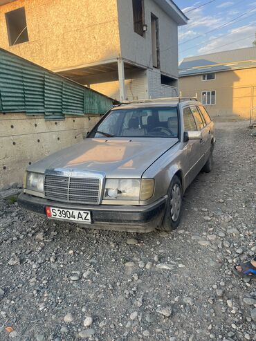 мерс 230: Mercedes-Benz 230: 1992 г., 2.3 л, Механика, Бензин, Универсал