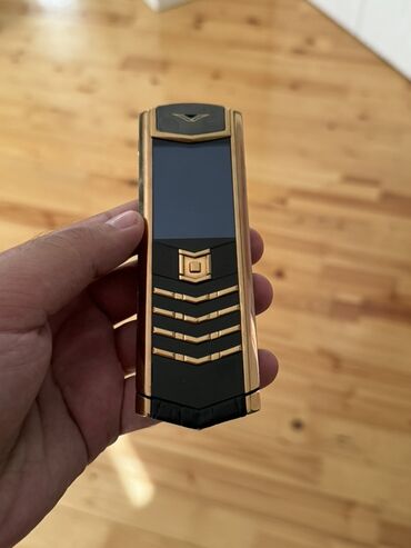 флешка на телефон fly: Vertu Signature Touch, 4 GB, rəng - Qızılı, Düyməli