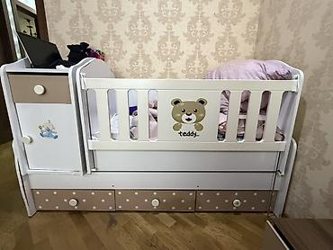 transformer çarpayı: Oğlan və qız üçün, İşlənmiş, Dördbucaq, Beşik, Matras ilə, Yellənmə mexanizmsiz — 4
