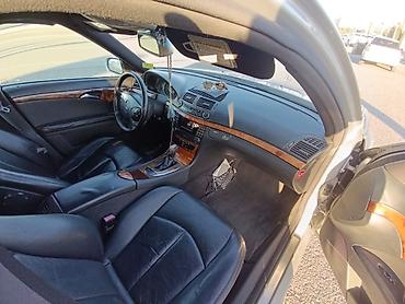 w211 duman: Mercedes-Benz E-Class sedan (W211), gümüşü rəng. Xüsusiyyətlər: - — 1