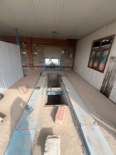 оборудование для грузового шиномонтажа: Стенд сход-развала для легковых автомобилей - Напольный пост с