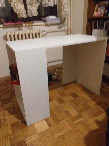 Stolovi: Radni Sto 24 📦 Cena: 8850din 🛠️ Materijal: Univer debljine 18mm u — 7