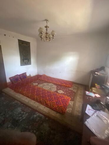 частный дом в бишкек: Дом, 200 м², 10 комнат, Собственник, Старый ремонт