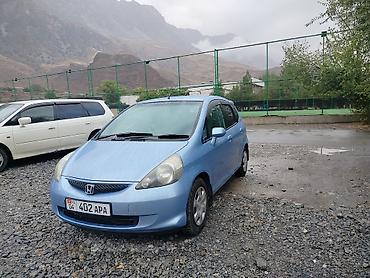 вито 2 3: Honda Fit: 2002 г., 1.3 л, Автомат, Бензин, Хэтчбэк — 1