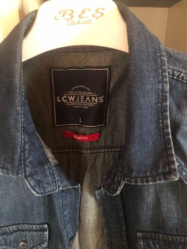 Köynəklər: Köynəklər hamisi bahalidi geyilmədiyindən satilir.3,4 dəfə — 3